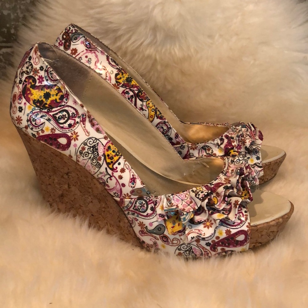 Steve Madden 💖 “Camio” Cork Wedges